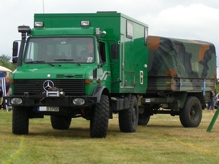 Unimog U 1700 met aanhanger