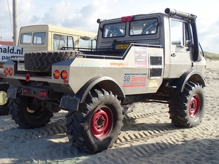 Unimog rallye truck