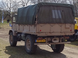 Unimog cabrio en huif