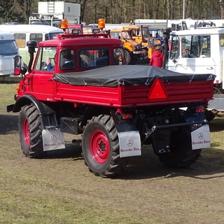 Unimog rood laadbak