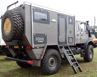 Unimog Moggus overlander