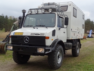 Unimog kampeerauto