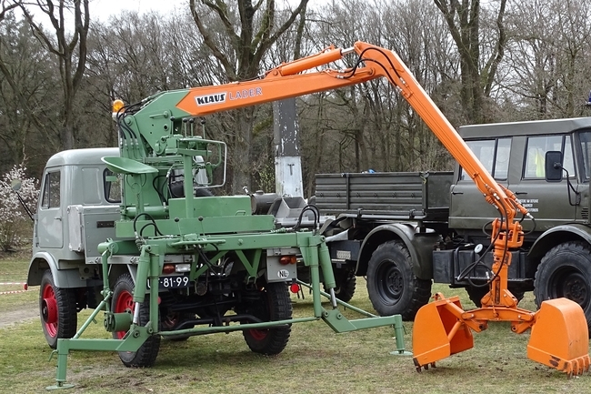 Unimog U 25 lader