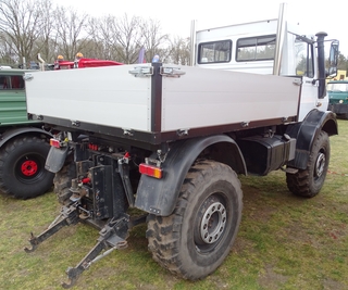 Unimog laadbak wit