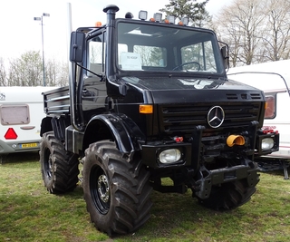 Unimog korte laadbak zwart