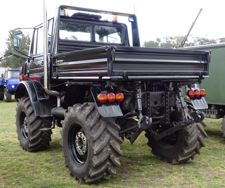 Unimog korte laadbak zwart