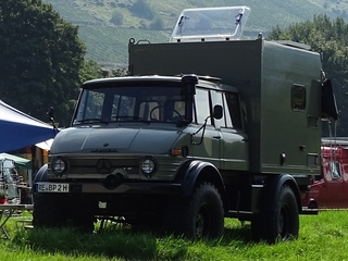 Unimog U .. dubbelcabine camper