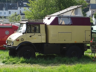 Unimog U 416 camper met klapdak