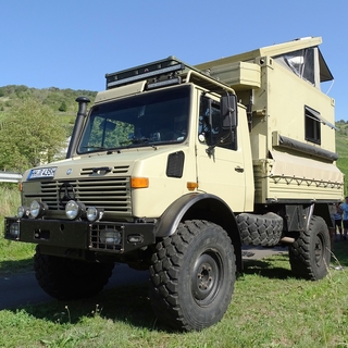 Unimog U 1300 L / 435 shelter-camper