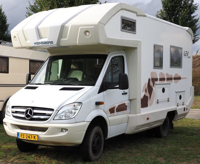 Mercedes Benz Sprinter 4WD Weinsberg camper