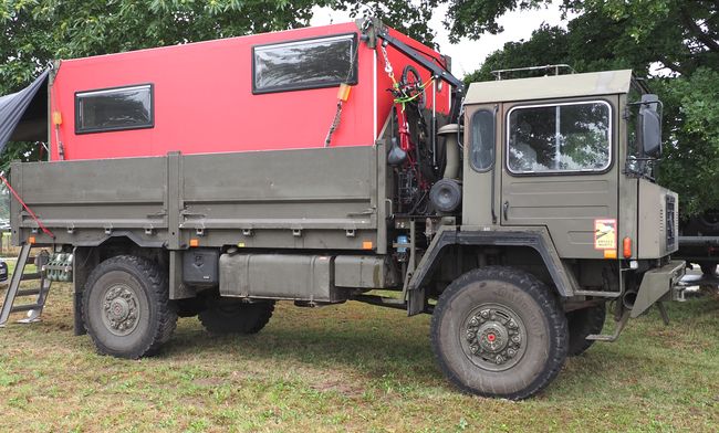 Saurer 4WD met kampeercontainer