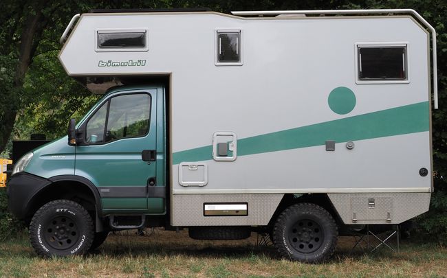 Iveco Daily 55S17W 4x4 met BiMobil camperopbouw.