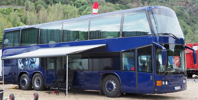 Dubbeldekker autobus of rijdende slaapkamer?