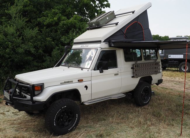 Toyota Land Cruiser J78 Alu-Cab kampeerauto