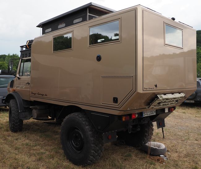 Unimog U 1300 met hefdak