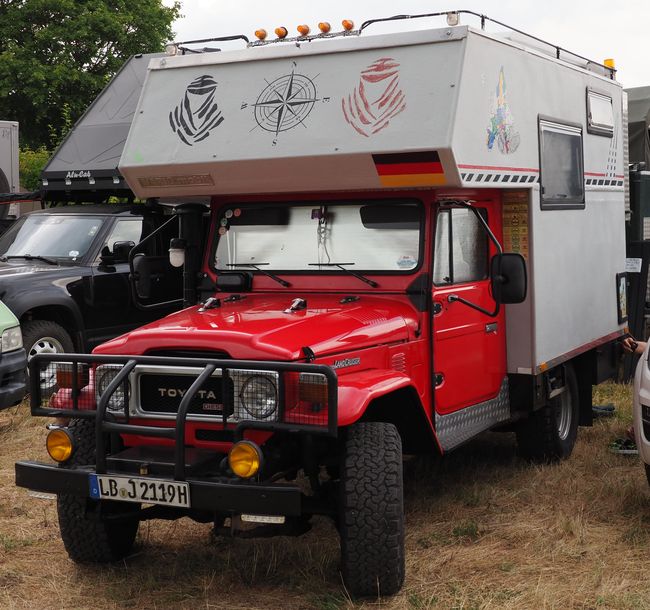 Toyota Land Cruiser 40-serie, camperopbouw met alkoof