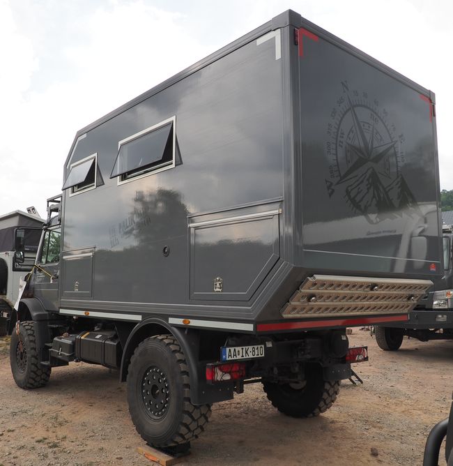 Unimog U 4023 expeditietruck