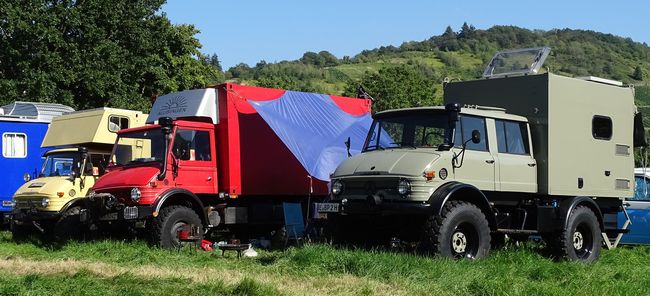 3 Unimog-kampeerauto´s